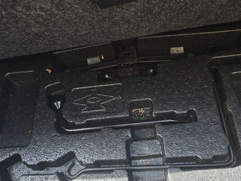 Used 2014 Toyota Camry SE image 16