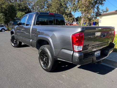 Used 2022 Toyota Tacoma SR5 w/ Black Out Package (TMS) AWD/4WD image 2