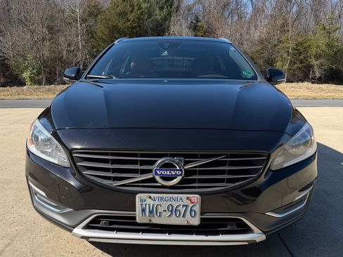 Used 2015 Volvo V60 T5 Premier image 2