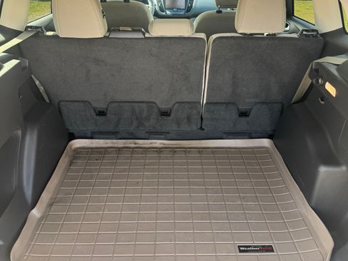 Used 2018 Ford Escape SE w/ SE Sync 3 Package FWD image 14