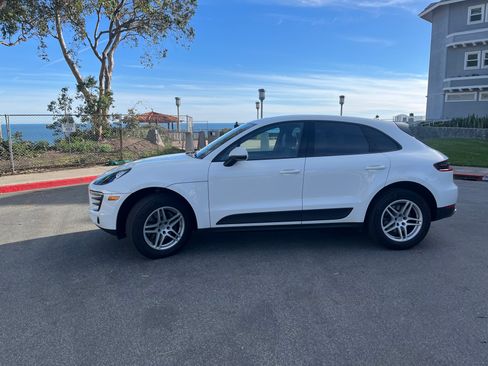 Used 2018 Porsche Macan Sport Edition image 6