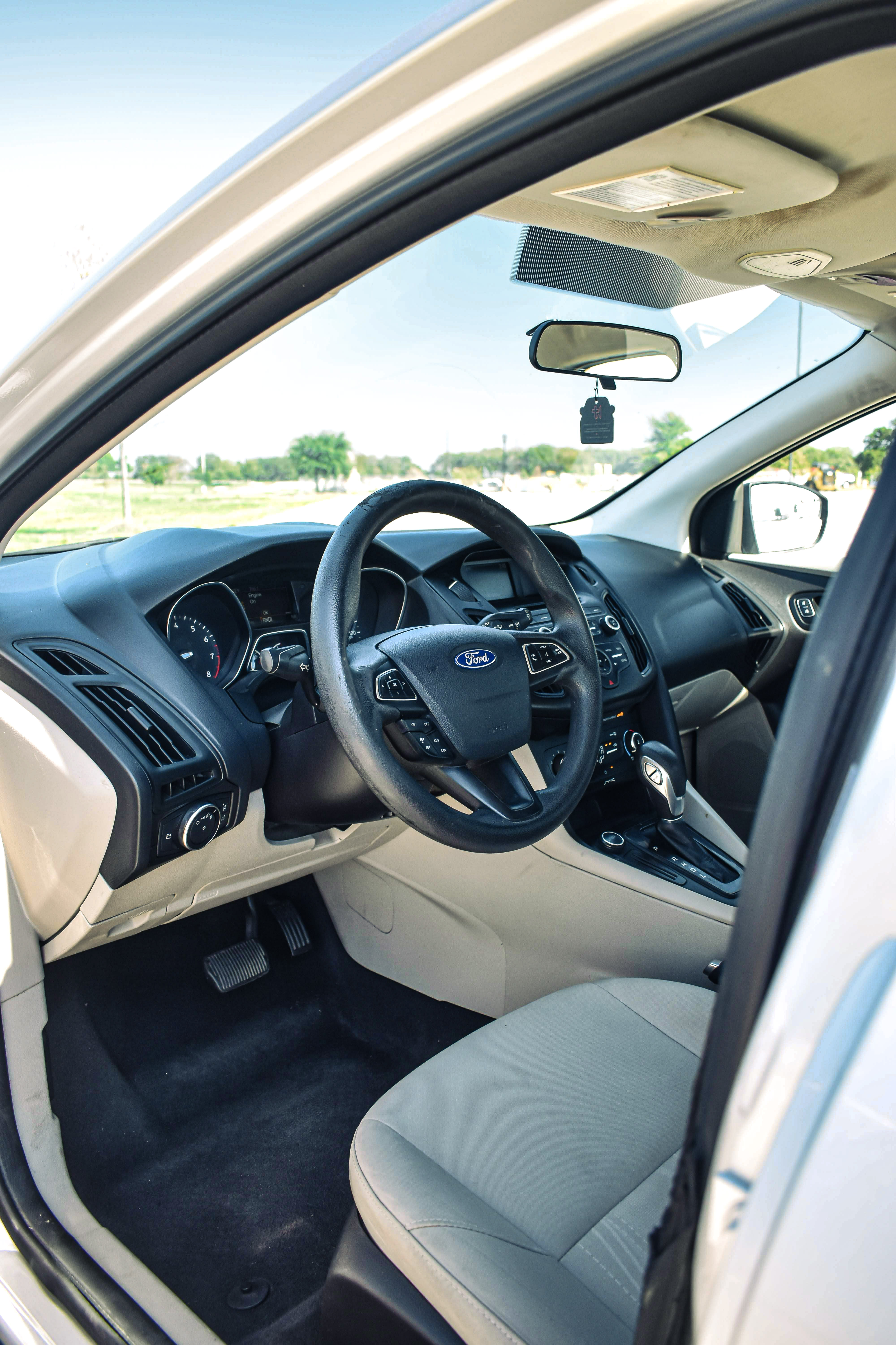 Used 2017 Ford Focus SE FWD image 12