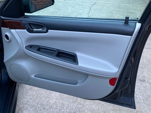 Used 2010 Chevrolet Impala LS image 10