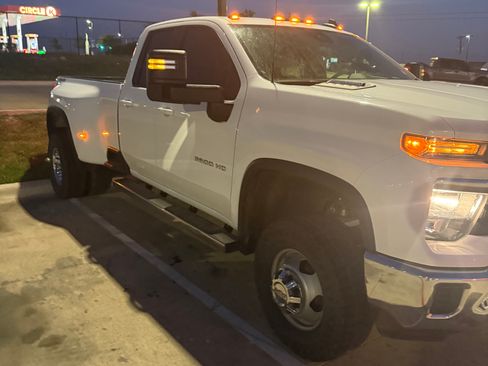 Used 2024 Chevrolet Silverado 3500 LT image 1