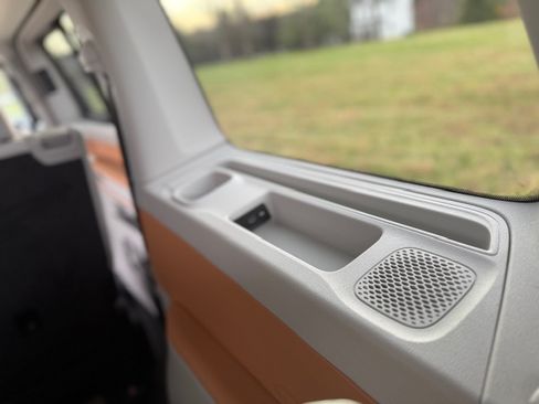 Used 2025 Volkswagen ID. Buzz 1st Edition image 27