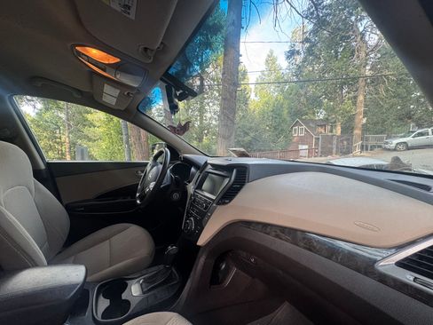 Used 2017 Hyundai Santa Fe Sport image 5