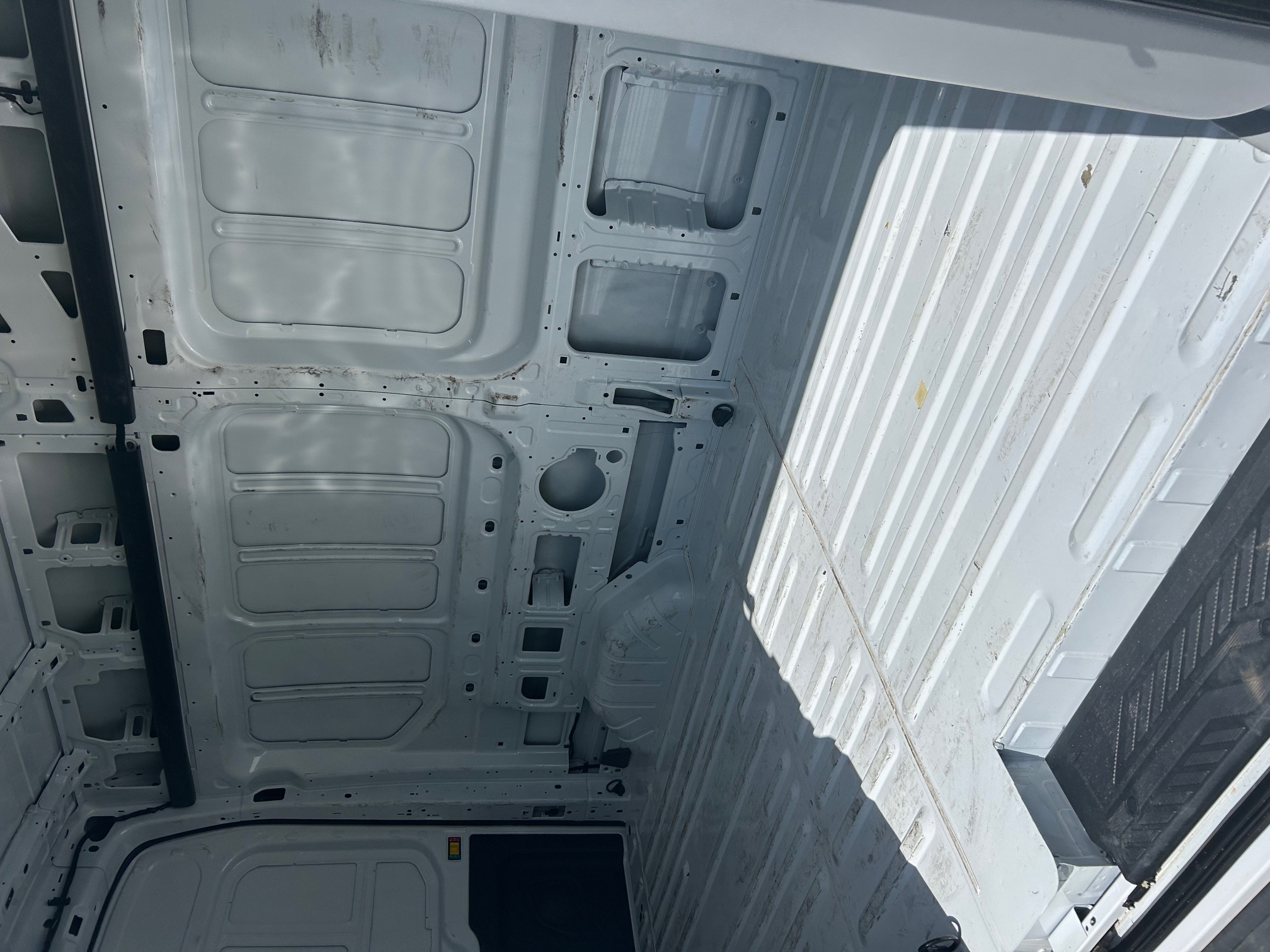 Used 2025 Ford Transit 250 148 High Roof RWD image 2