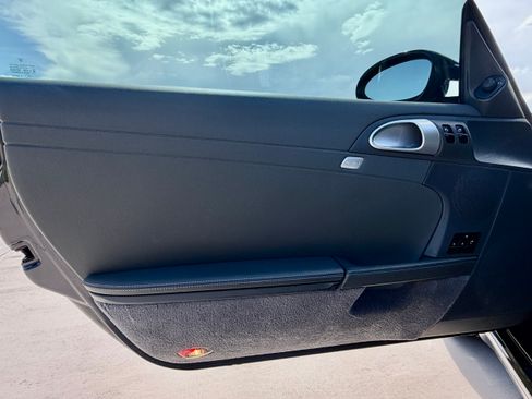 Used 2006 Porsche Cayman S RWD image 19