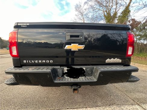 Used 2018 Chevrolet Silverado 1500 High Country image 5