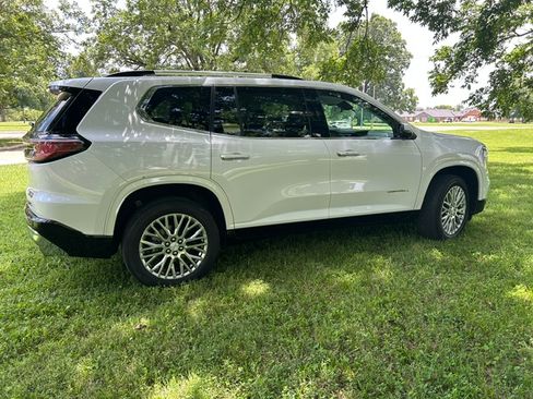 Used 2024 GMC Acadia Denali FWD image 5