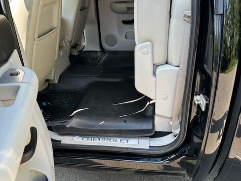 Used 2009 Chevrolet Silverado 1500 LT w/ Regional Value Package image 9