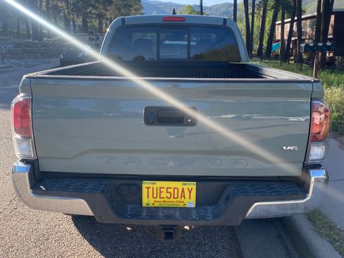 Used 2023 Toyota Tacoma TRD Off-Road w/ TRD Premium Off Road Package image 4