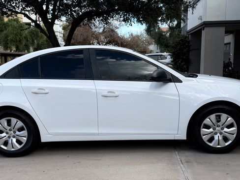 Used 2015 Chevrolet Cruze LS image 1