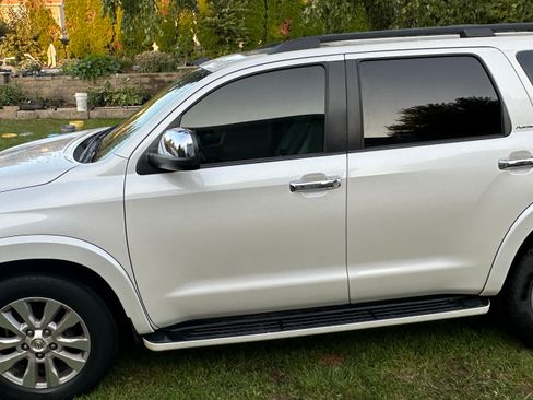 Used 2014 Toyota Sequoia Platinum AWD/4WD image 22