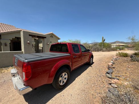 Used 2012 Nissan Frontier SV RWD image 6