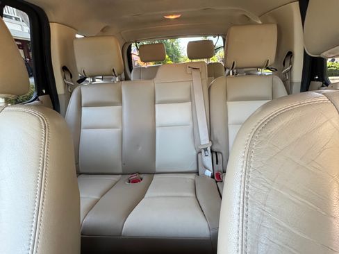 Used 2006 Ford Explorer XLT RWD image 25