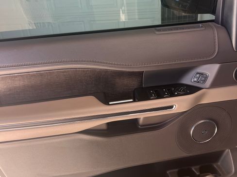 Used 2021 Ford Expedition Max Limited RWD image 8