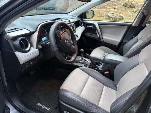 Used 2015 Toyota RAV4 Limited image 10