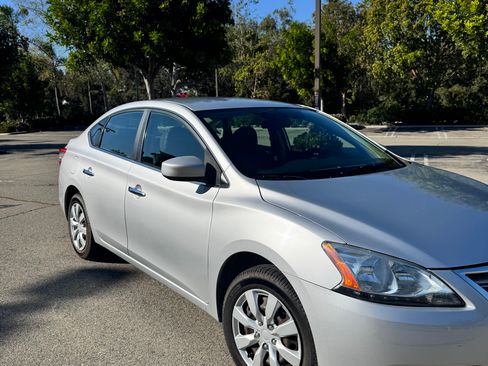 Used 2015 Nissan Sentra SV image 4