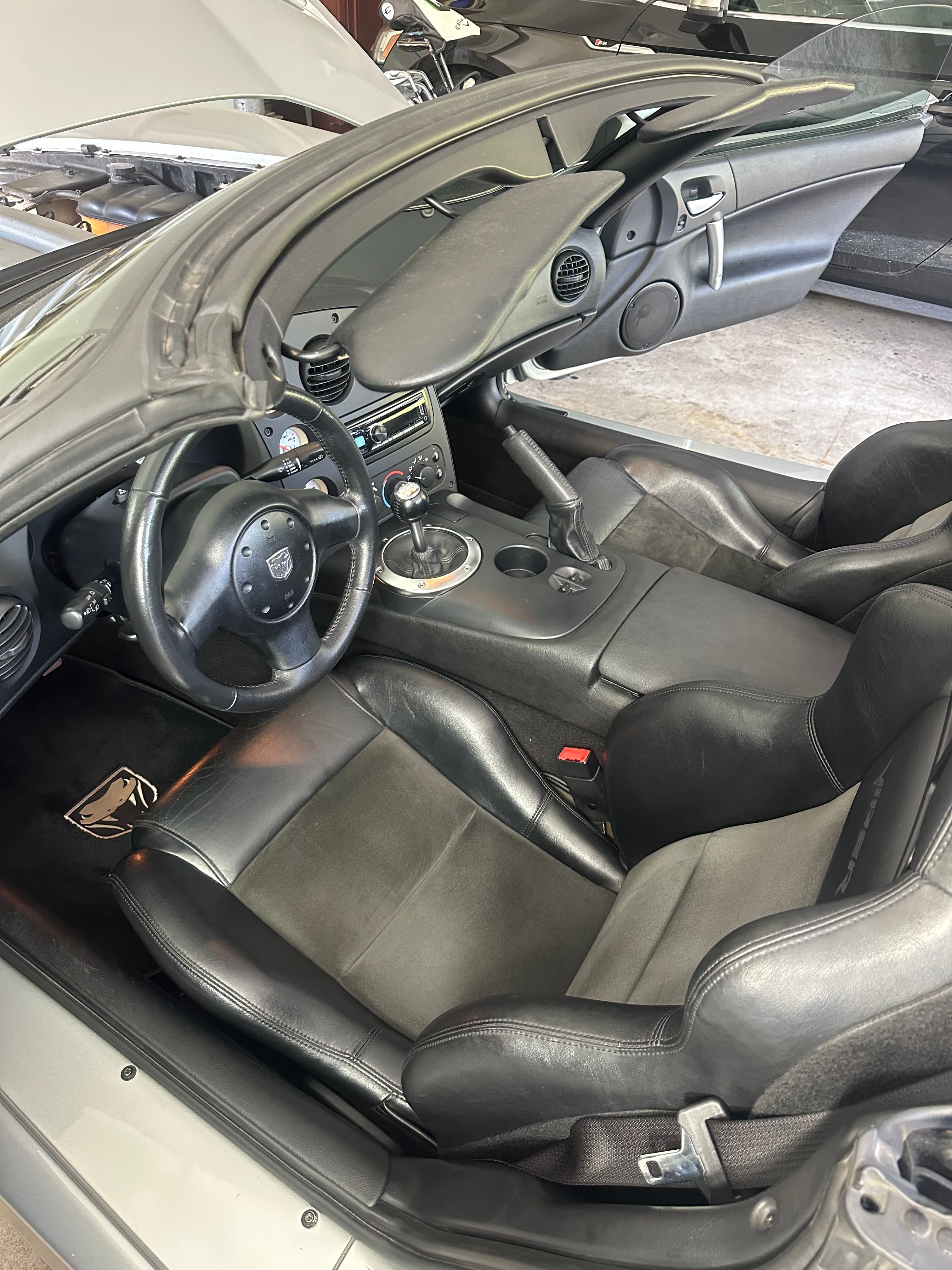 Used 2003 Dodge Viper SRT-10 RWD image 13