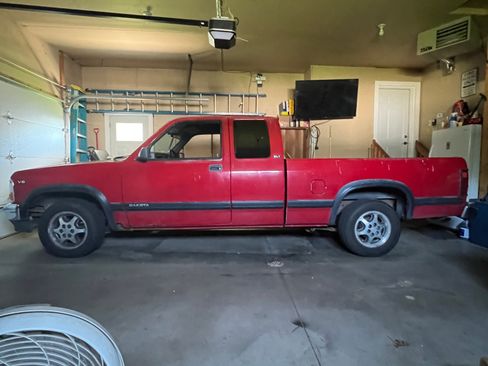 Used 1996 Dodge Dakota Sport image 1