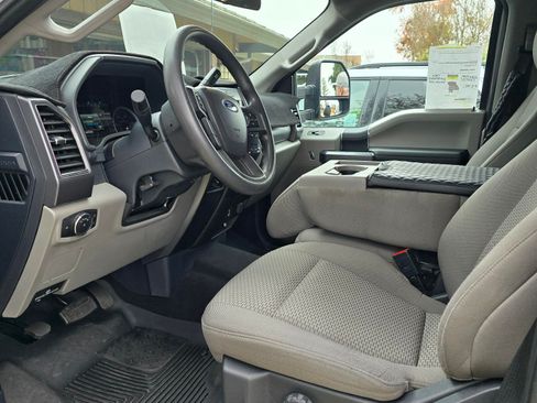Used 2022 Ford F250 XLT image 4