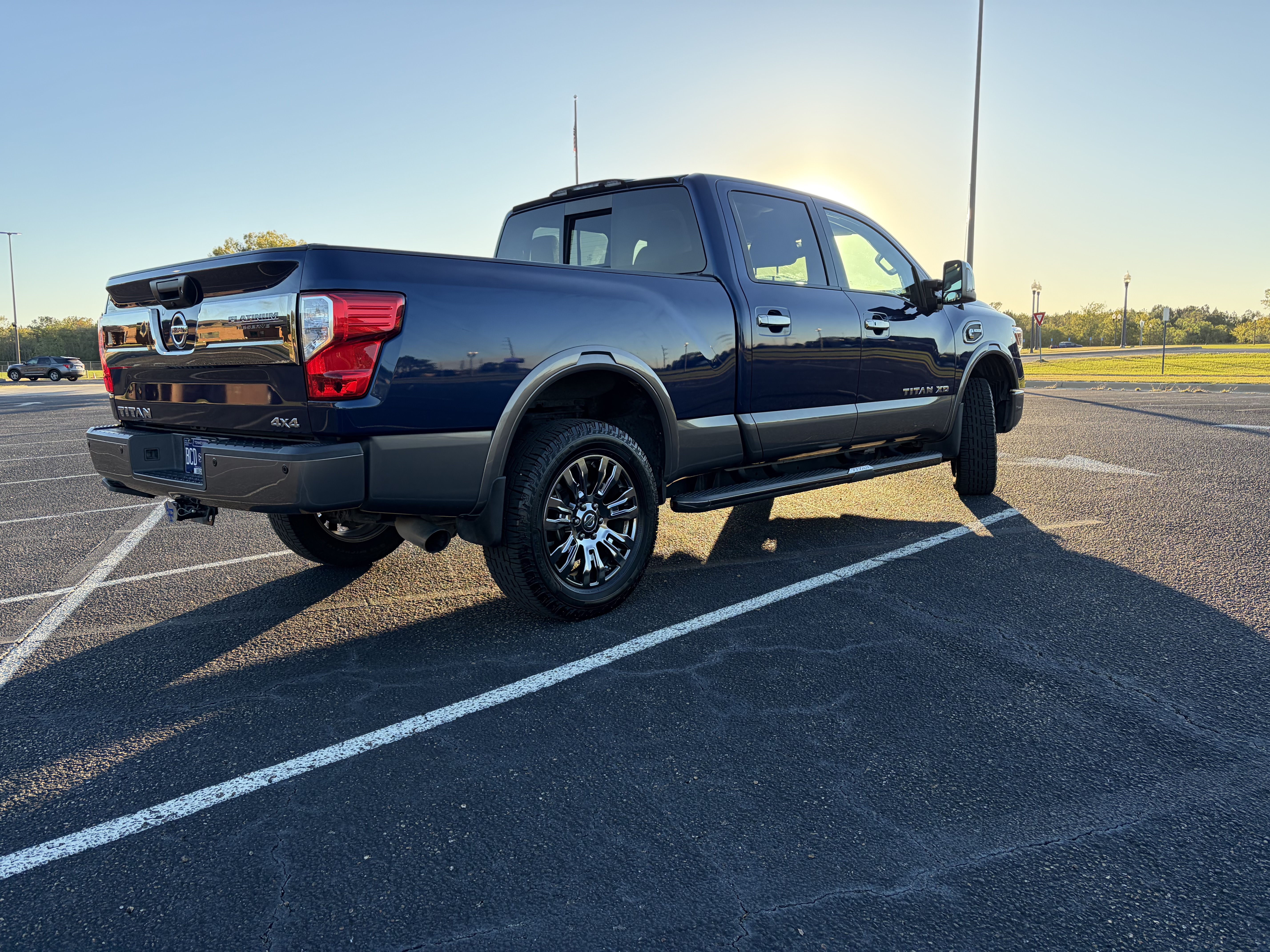 Used 2018 Nissan Titan Platinum Reserve w/ Platinum Utility Package AWD/4WD image 6