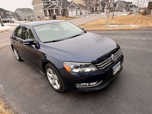 Used 2015 Volkswagen Passat 1.8T Limited Edition image 5