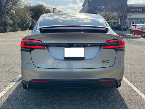 Used 2024 Tesla Model X Plaid image 5