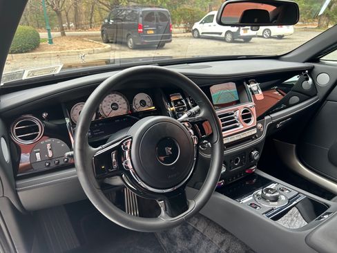 Used 2018 Rolls-Royce Wraith RWD image 11