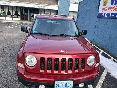 Used 2012 Jeep Patriot Latitude image 2