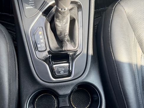 Used 2019 Jeep Cherokee Limited AWD/4WD image 13