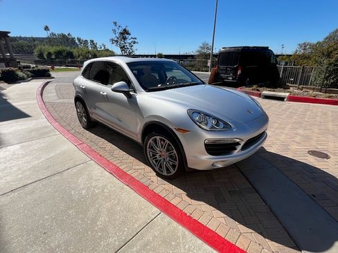 Used 2012 Porsche Cayenne S image 4