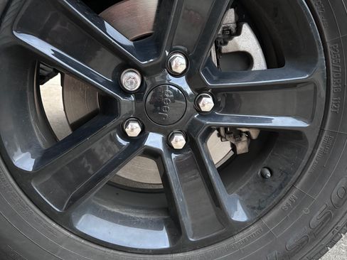 Used 2020 Jeep Wrangler Unlimited Sport image 4