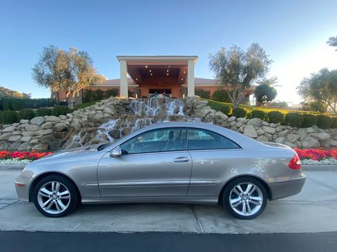 Used 2008 Mercedes-Benz CLK 350 Coupe image 2