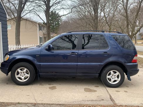 Used 2001 Mercedes-Benz ML 320 4MATIC image 1
