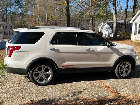 Used 2015 Ford Explorer Limited w/ Equipment Group 301A image 8