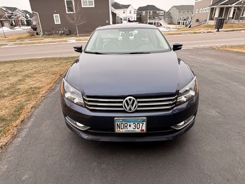 Used 2015 Volkswagen Passat 1.8T Limited Edition image 8