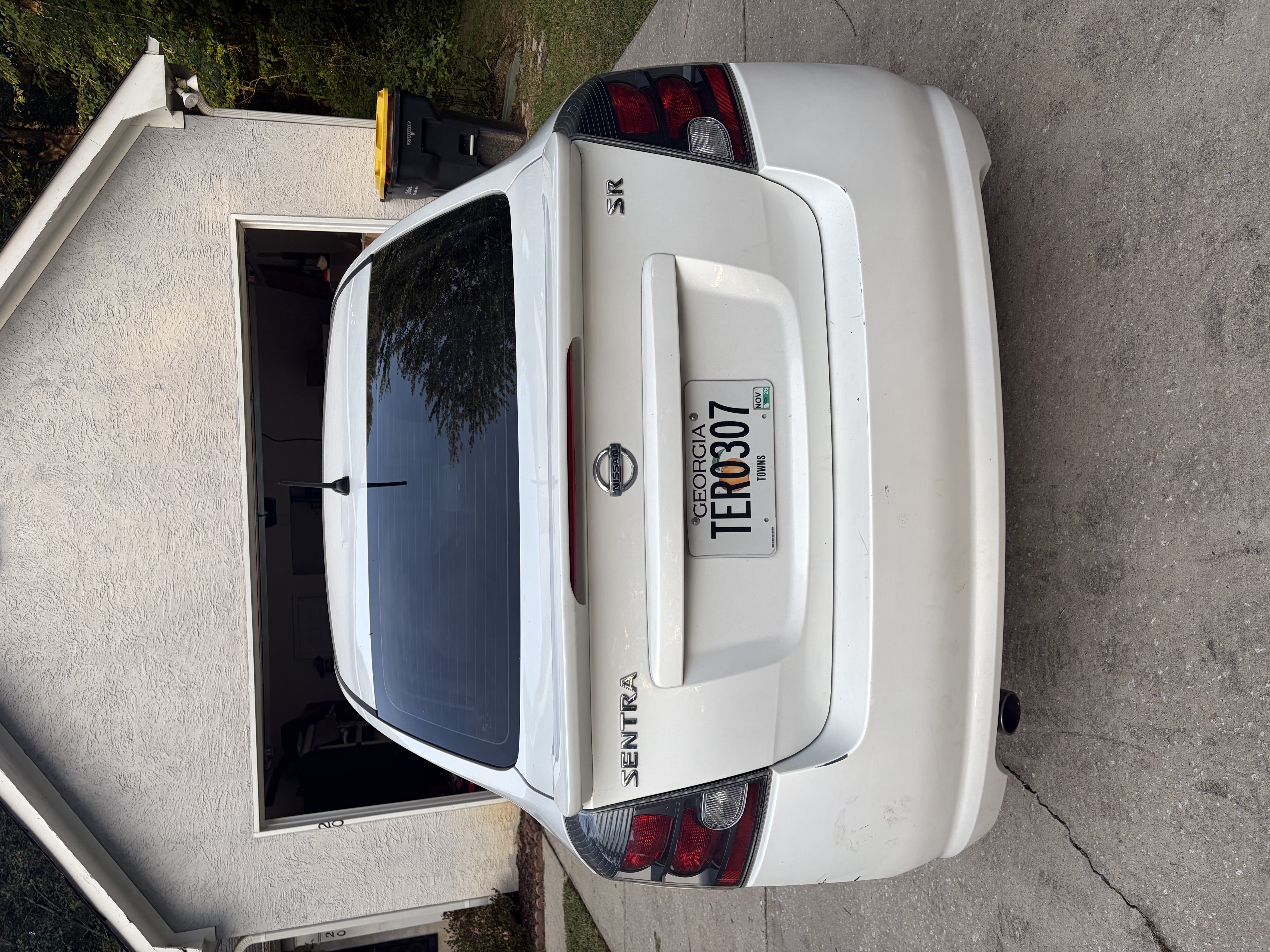 Used 2010 Nissan Sentra 2.0 SR w/ Convenience Pkg FWD image 6