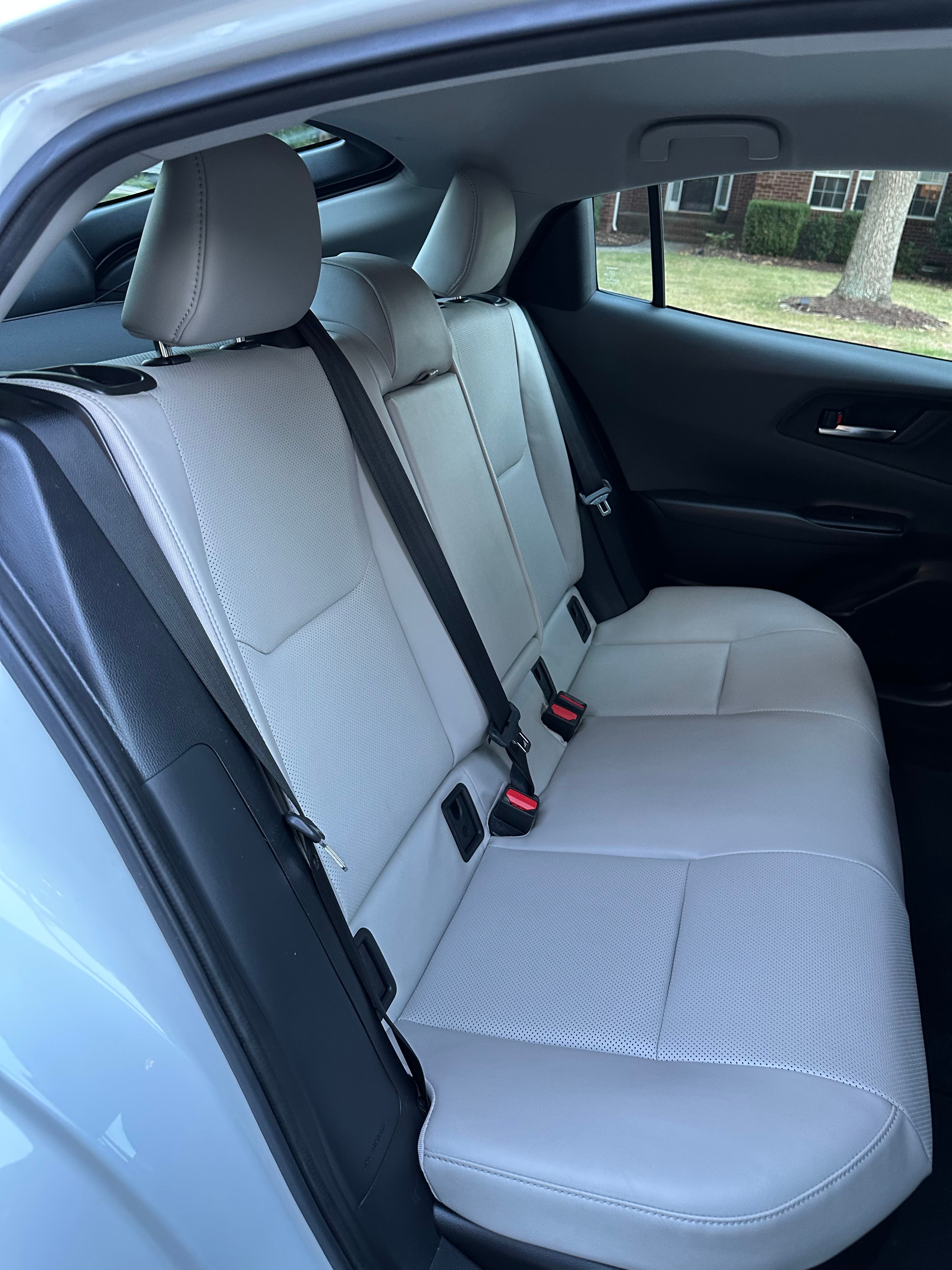 Used 2023 Toyota Prius XLE AWD/4WD image 18
