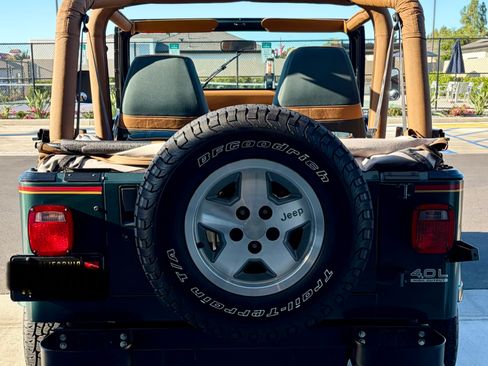 Used 1993 Jeep Wrangler 4WD image 8
