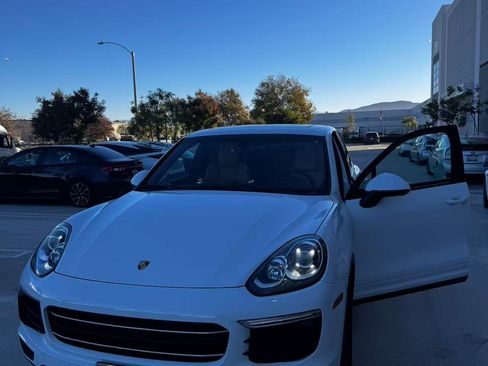 Used 2016 Porsche Cayenne image 5
