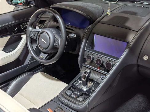 Used 2021 Jaguar F-TYPE R image 9