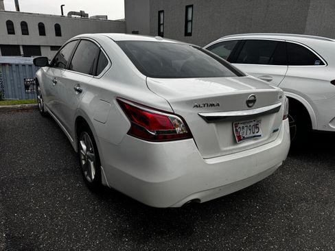 Used 2013 Nissan Altima 2.5 SL w/ Technology Pkg FWD image 7