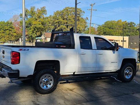Used 2019 Chevrolet Silverado 2500 LT w/ Z71 Package, Off-Road image 4