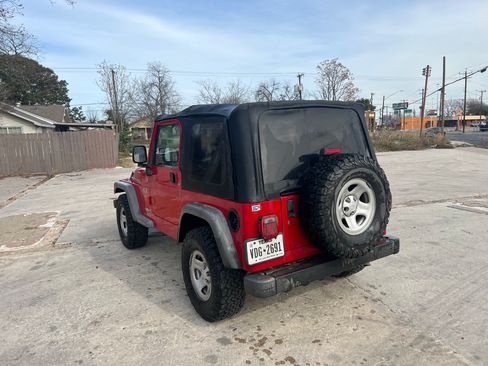 Used 2005 Jeep Wrangler X image 2