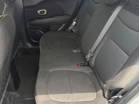 Used 2019 Kia Soul FWD image 14