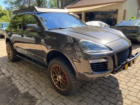 Used 2009 Porsche Cayenne Turbo S AWD/4WD image 9