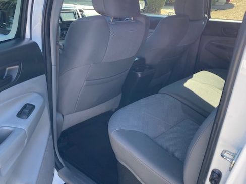 Used 2015 Toyota Tacoma PreRunner w/ TRD Off-Road Package image 5