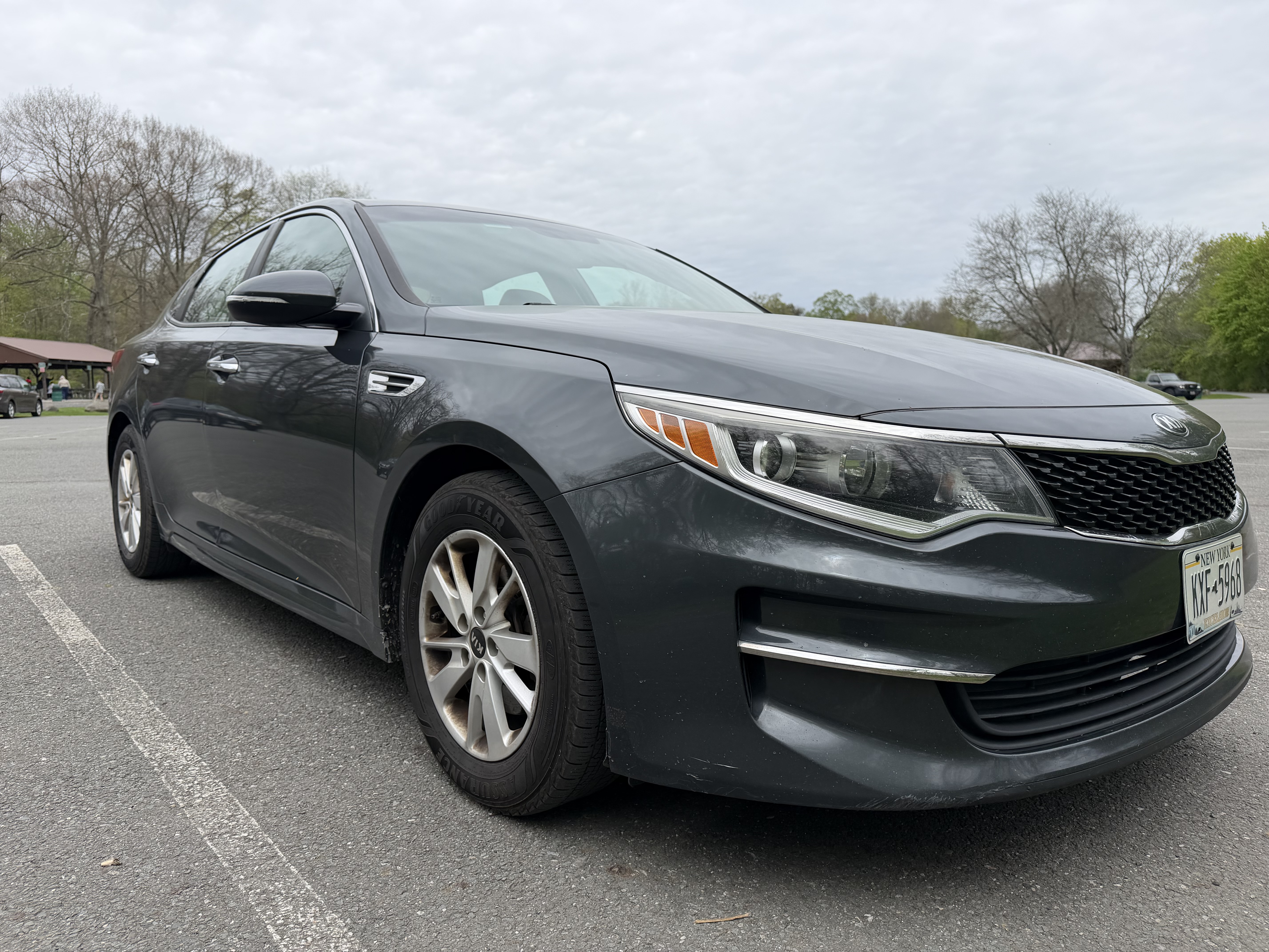 Used 2016 Kia Optima LX w/ LX Convenience Package FWD image 2